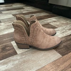 Pierre Dumas Cut Out Ankle Boots